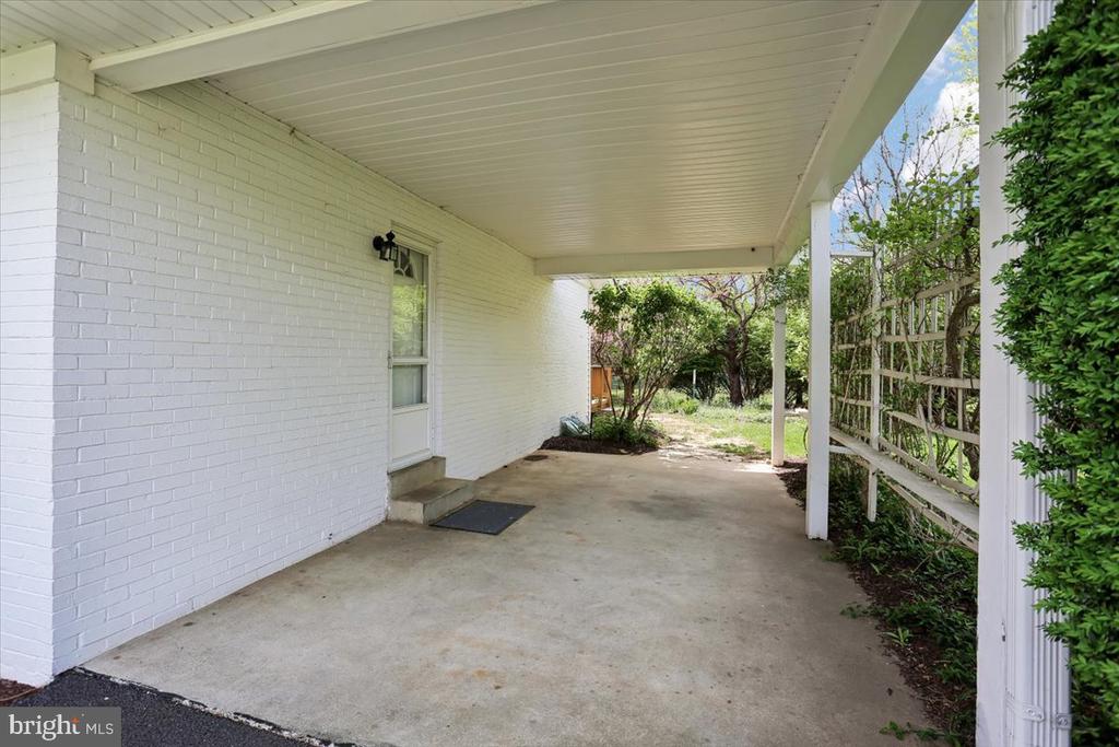 16725 FRONTENAC TERRACE