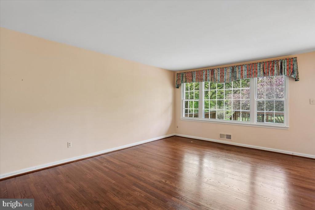 16725 FRONTENAC TERRACE