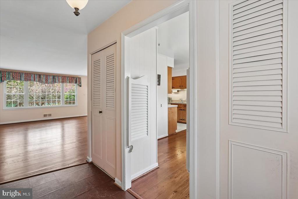 16725 FRONTENAC TERRACE