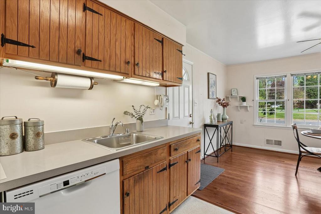 16725 FRONTENAC TERRACE