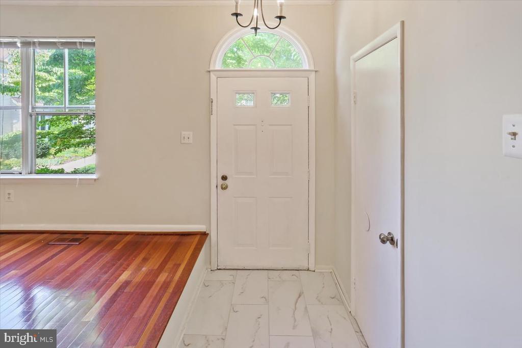20016 LAKE PARK DRIVE Unit: 122
