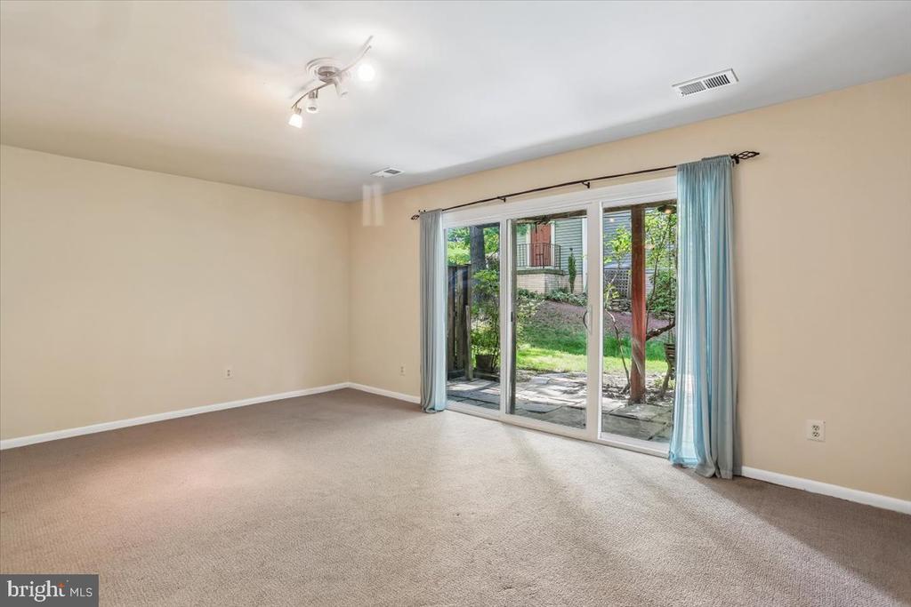 20016 LAKE PARK DRIVE Unit: 122
