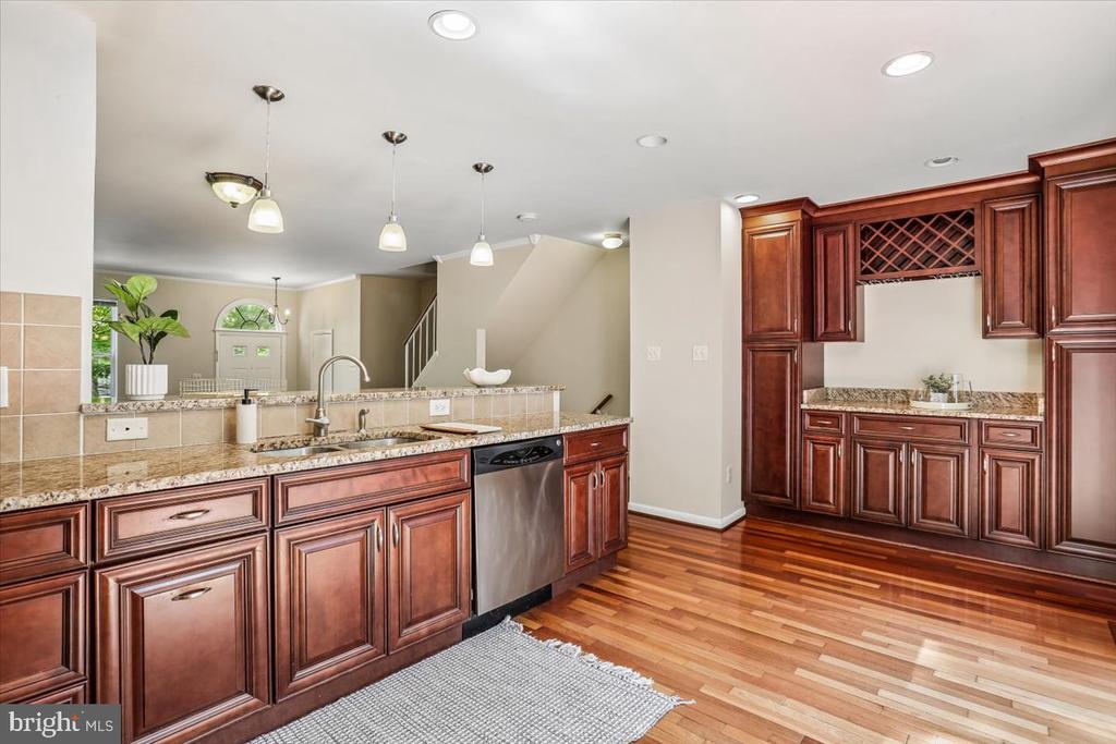 20016 LAKE PARK DRIVE Unit: 122