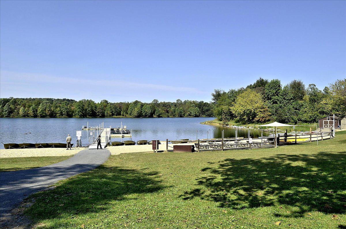 20016 LAKE PARK DRIVE Unit: 122