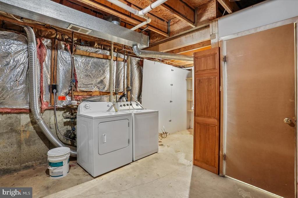 20016 LAKE PARK DRIVE Unit: 122