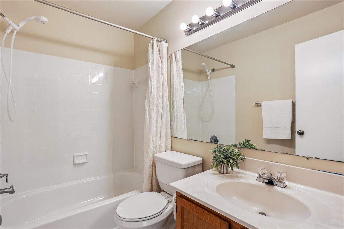 20016 LAKE PARK DRIVE Unit: 122