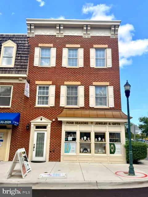 324 Top floor MAIN STREET