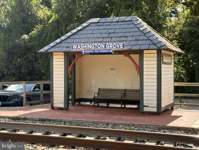WASHINGTON GROVE