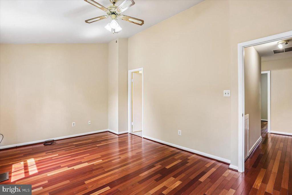 20016 LAKE PARK DRIVE Unit: 122