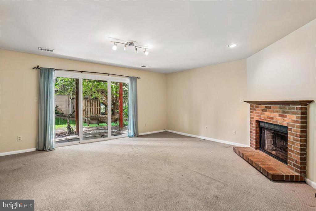 20016 LAKE PARK DRIVE Unit: 122