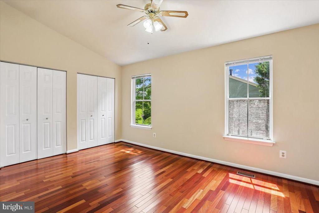 20016 LAKE PARK DRIVE Unit: 122