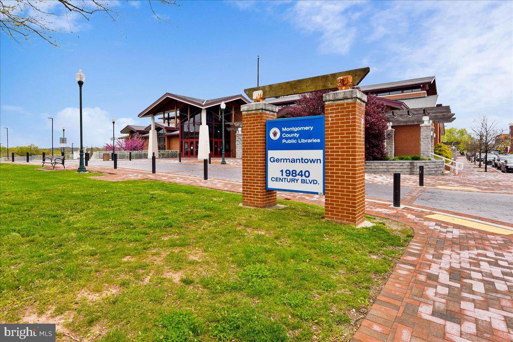 20016 LAKE PARK DRIVE Unit: 122