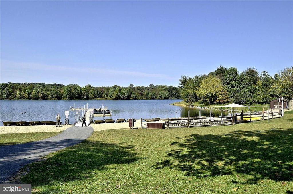 20016 LAKE PARK DRIVE Unit: 122