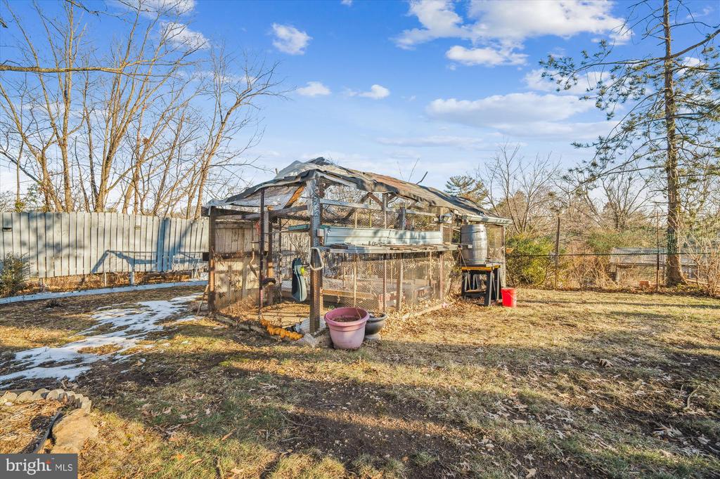 10523 Truxton Rd