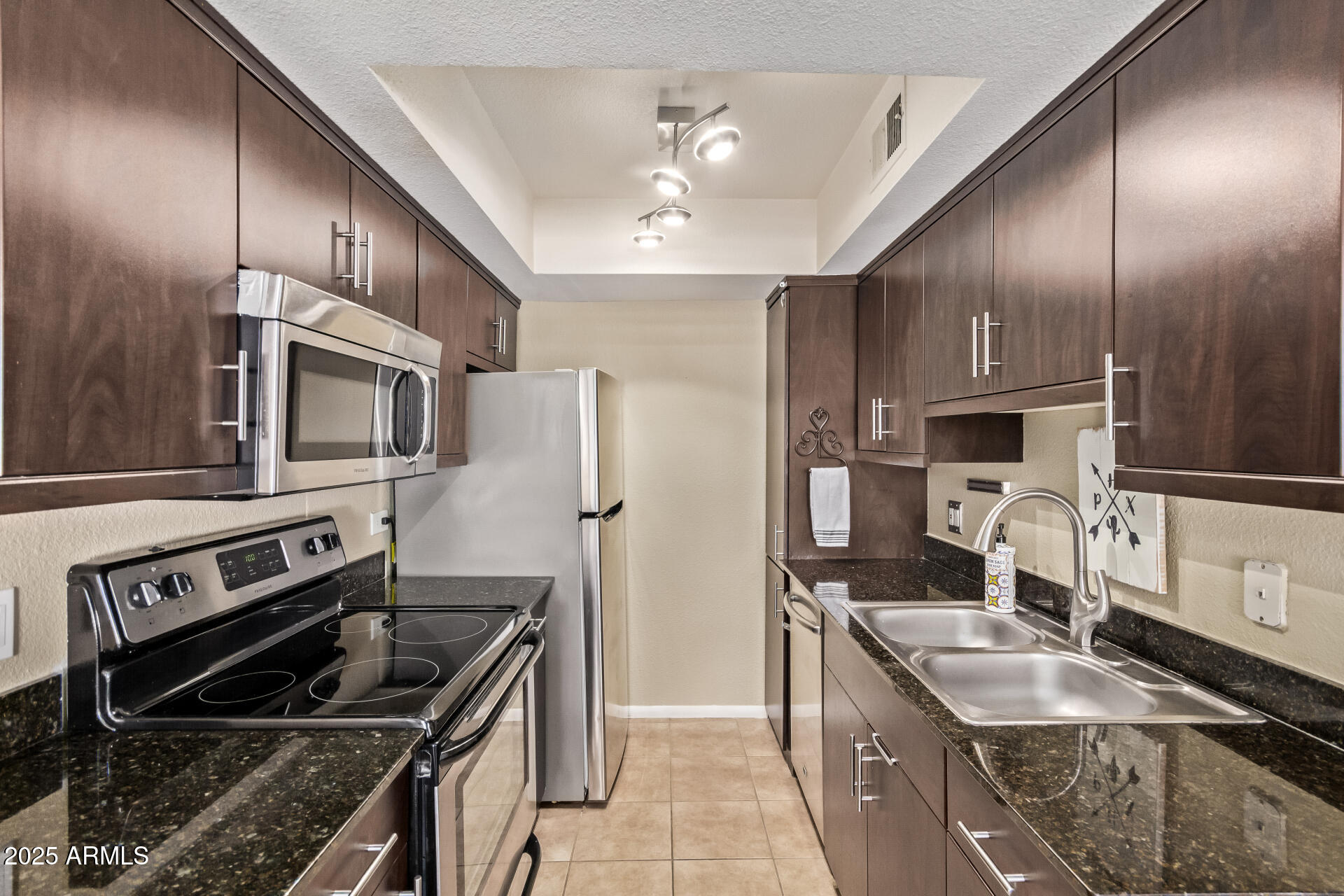 7350 N VIA PASEO DEL SUR, N104