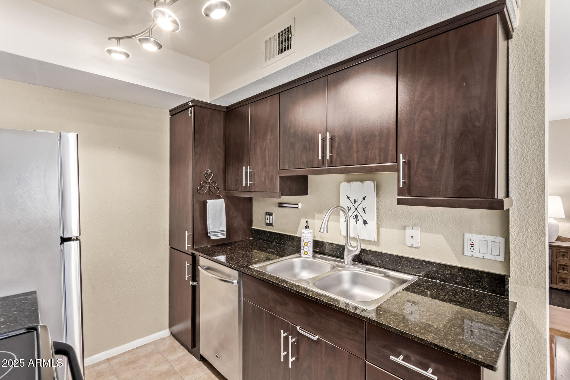 7350 N VIA PASEO DEL SUR, N104