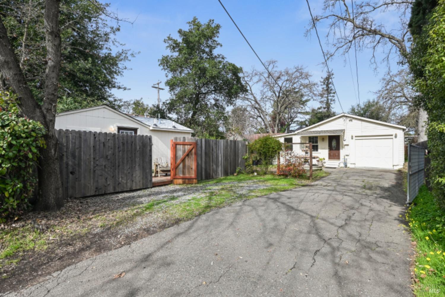 615 Mcconnell Ave