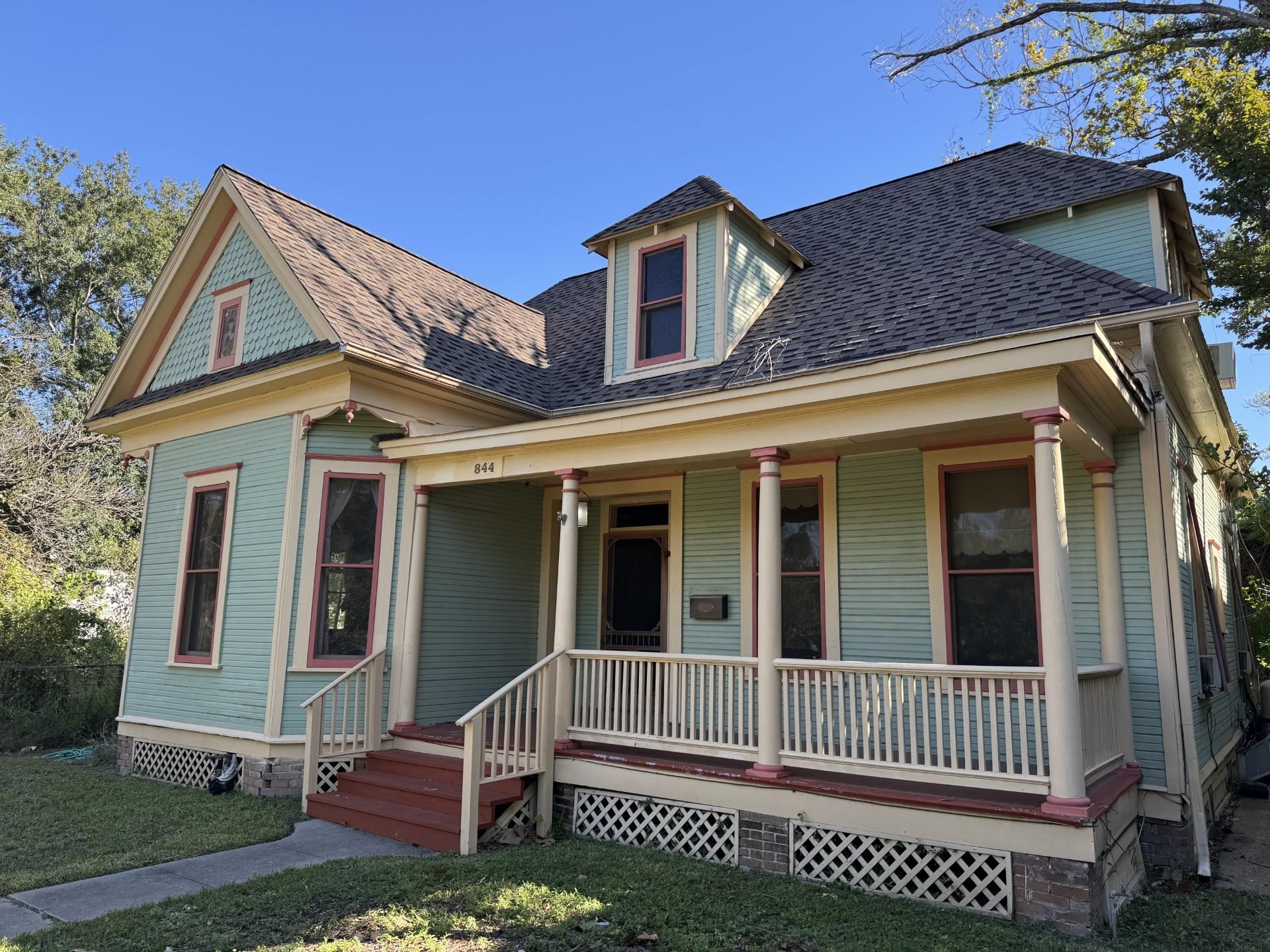 844 Cortlandt Street