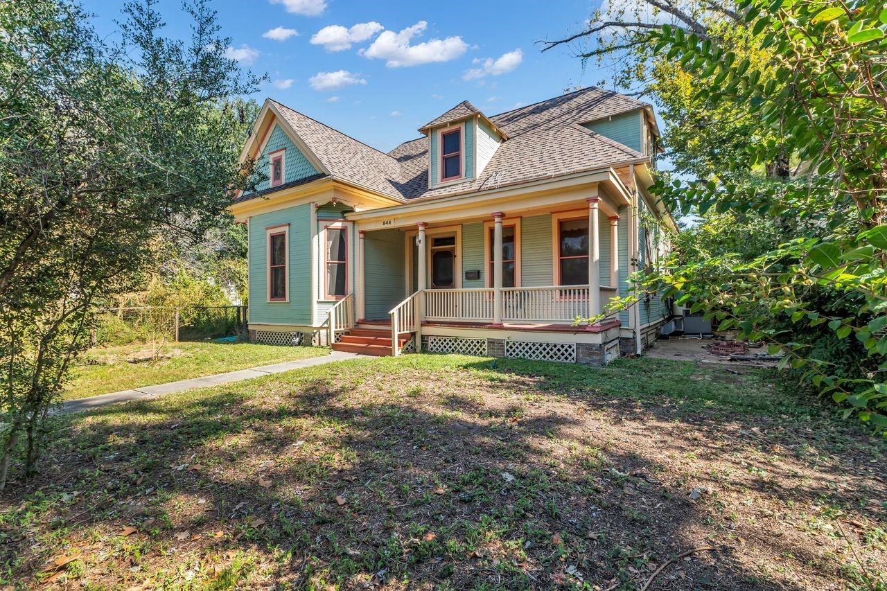 844 Cortlandt Street