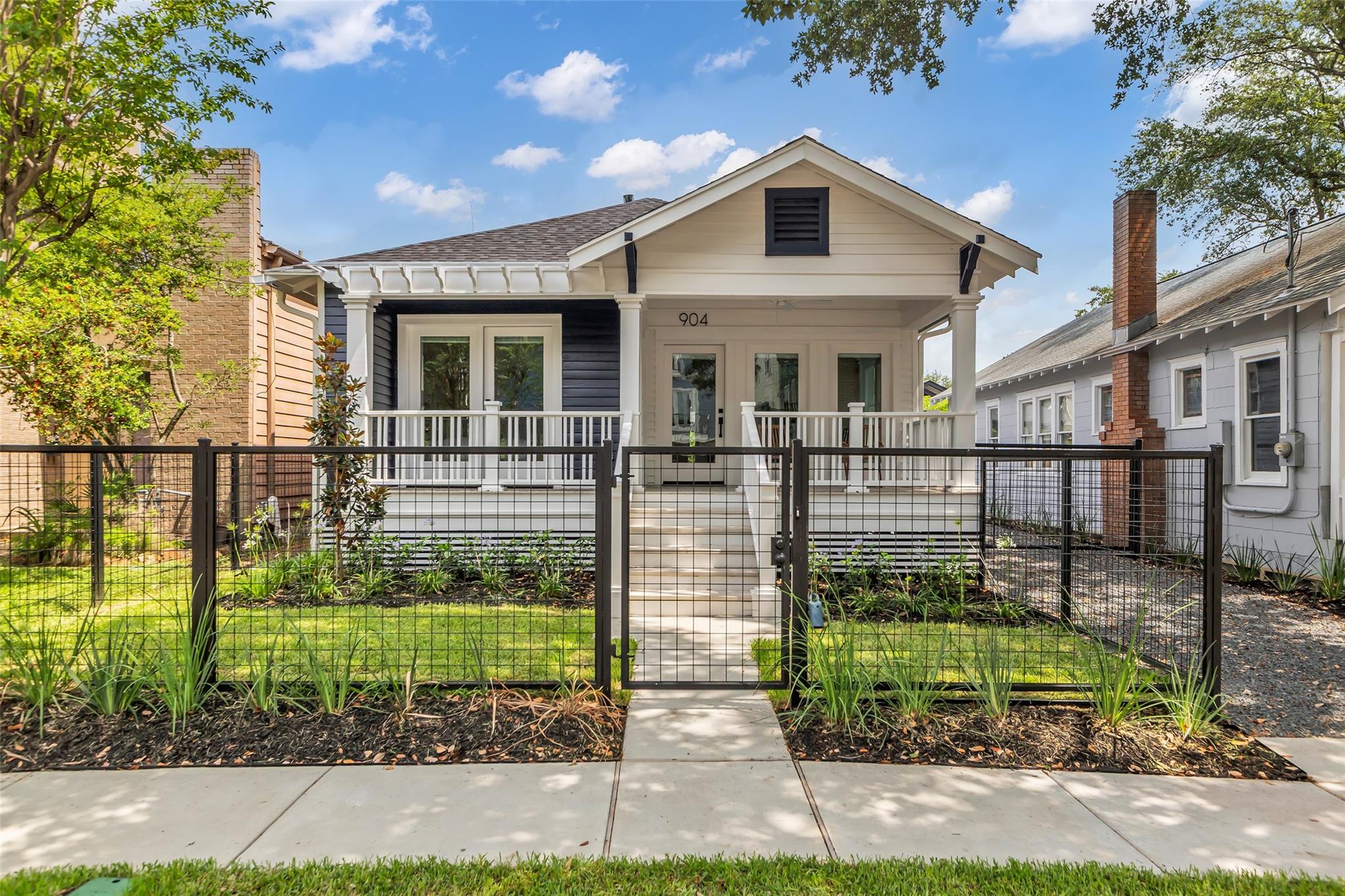904 Willard Street
