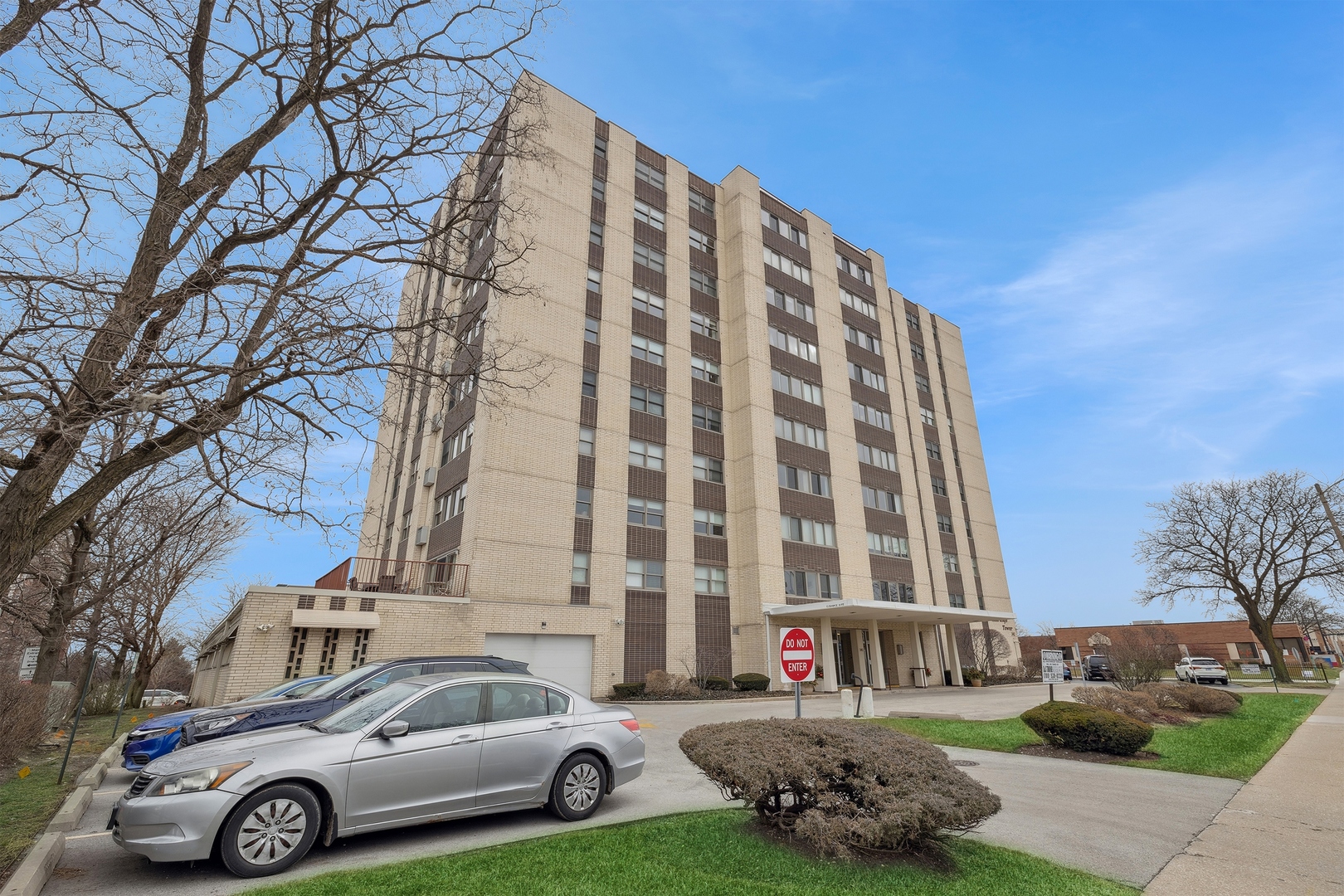 141 N La Grange Road Unit: 1005