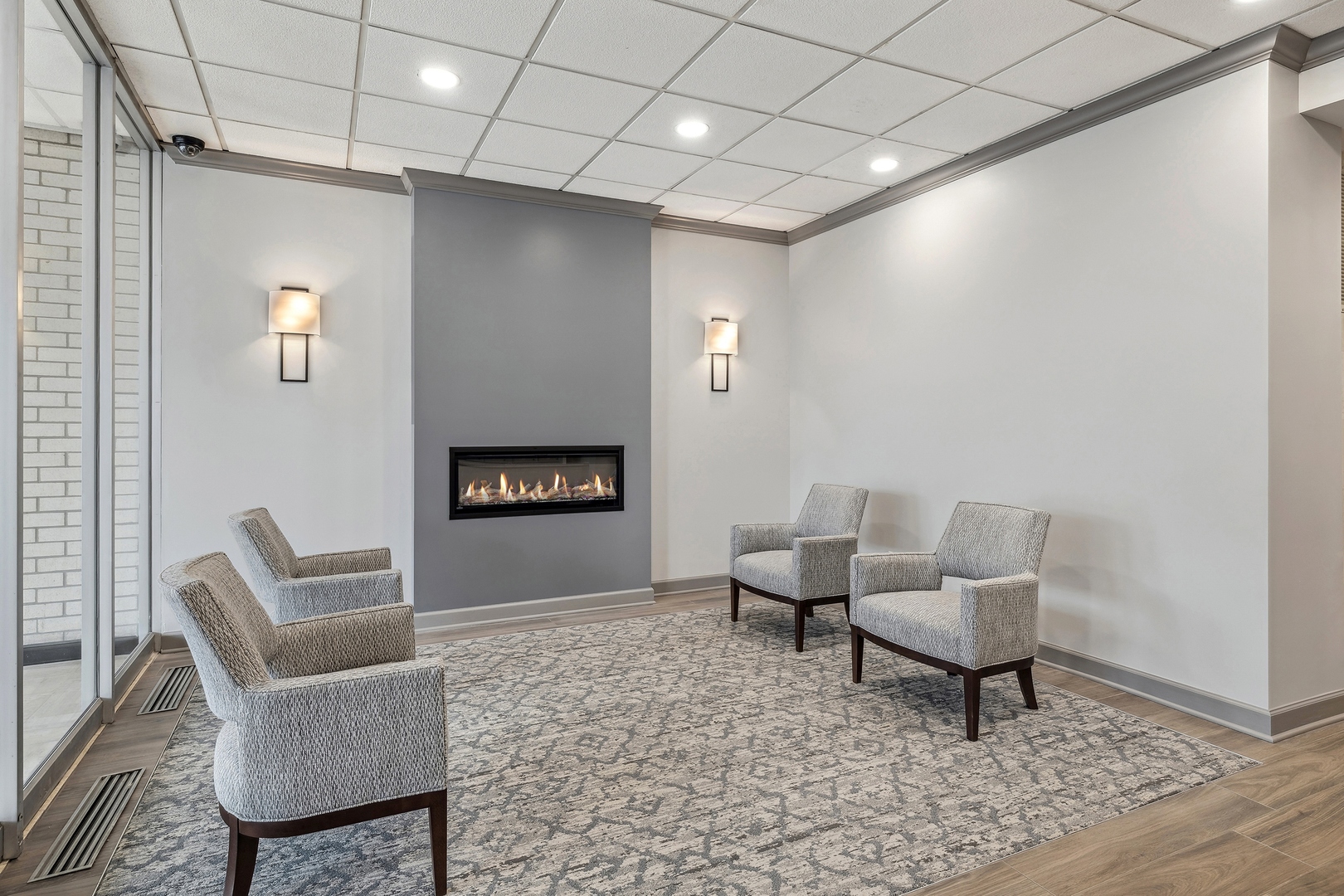 141 N La Grange Road Unit: 1005