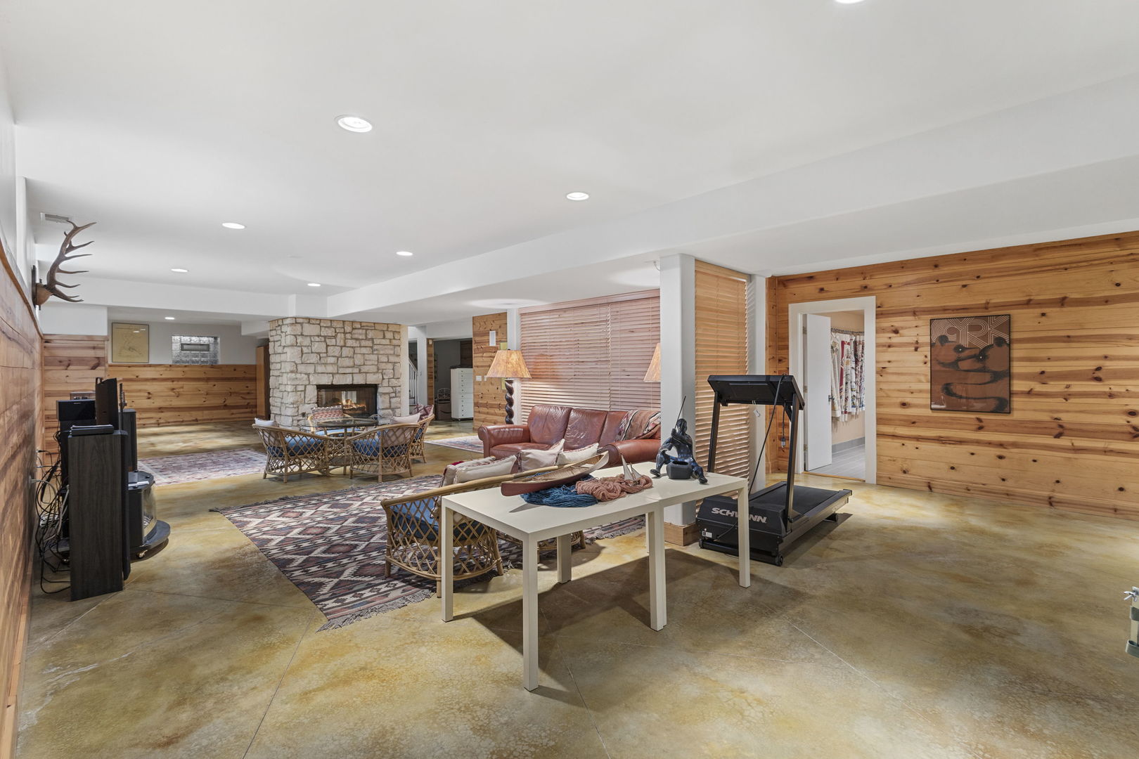 8673 Timber Ridge Drive