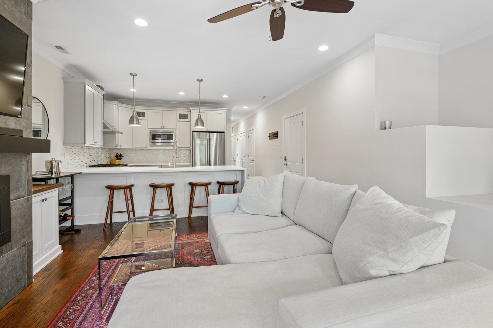 3614 N Damen Avenue Unit: 2