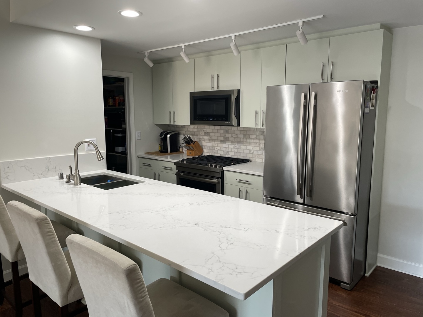 680 N Green Street Unit: 304