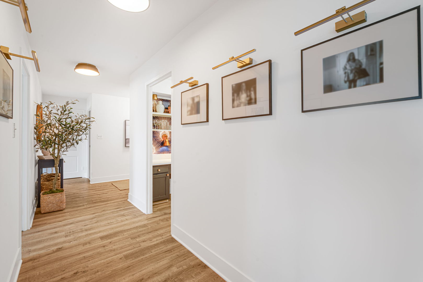 141 N La Grange Road Unit: 302