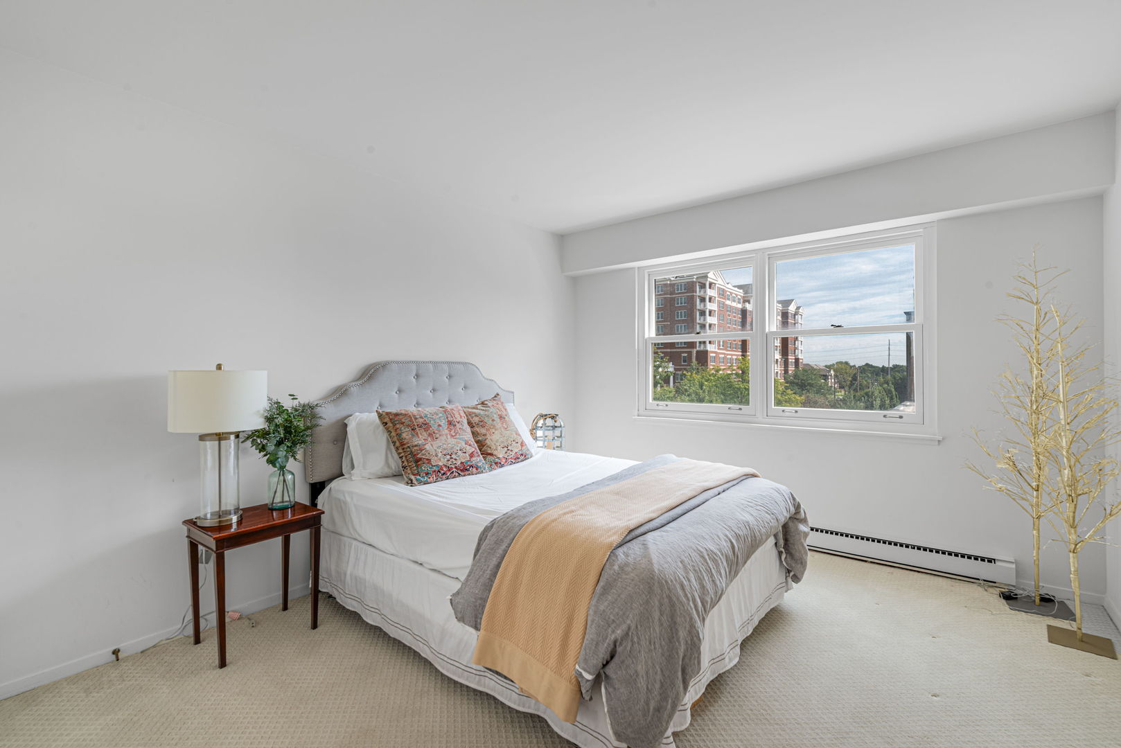 141 N La Grange Road Unit: 302