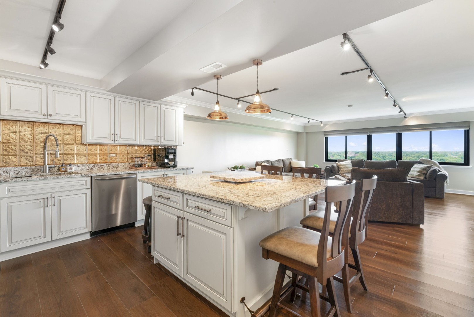141 N LA GRANGE Road Unit: 1003