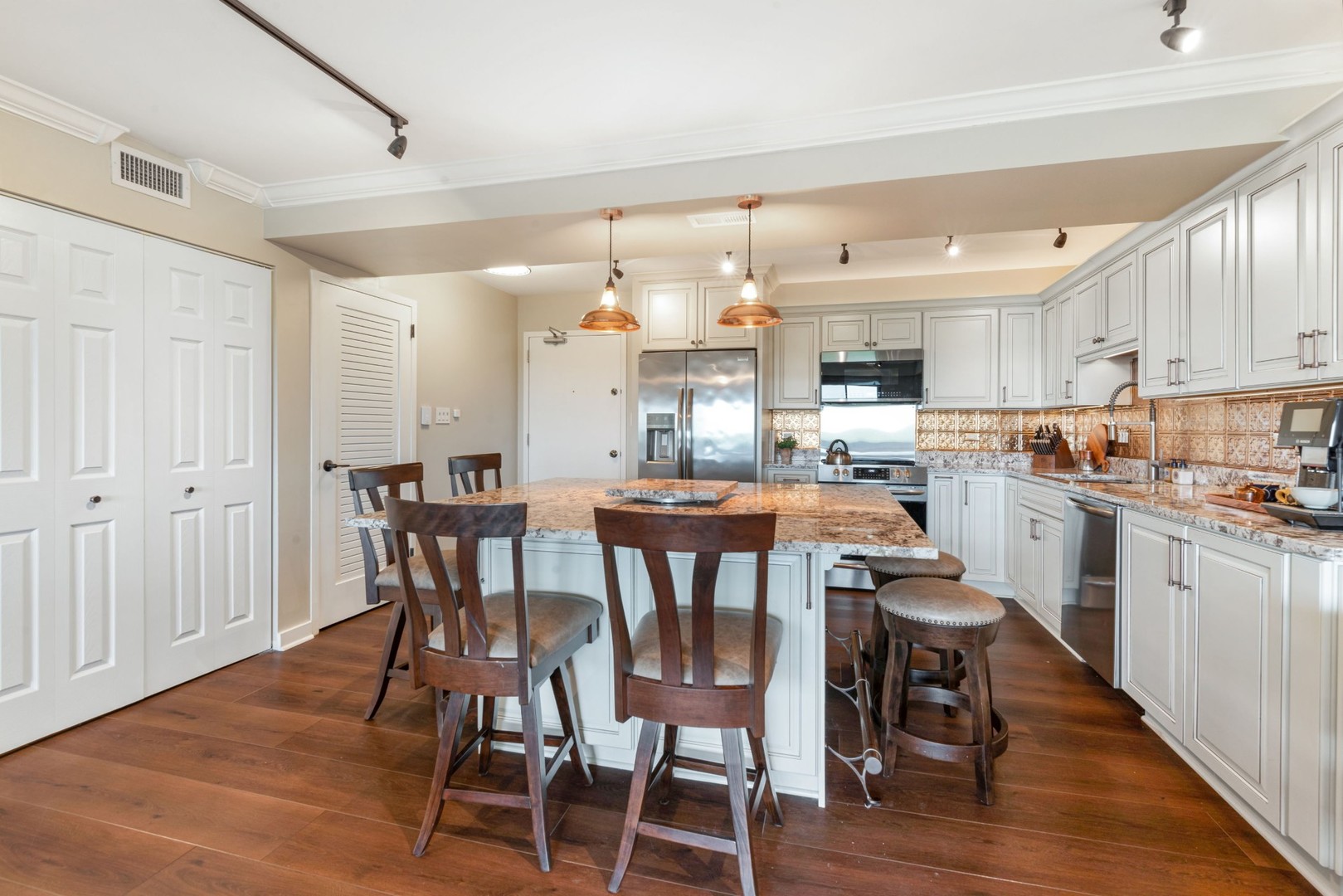 141 N LA GRANGE Road Unit: 1003