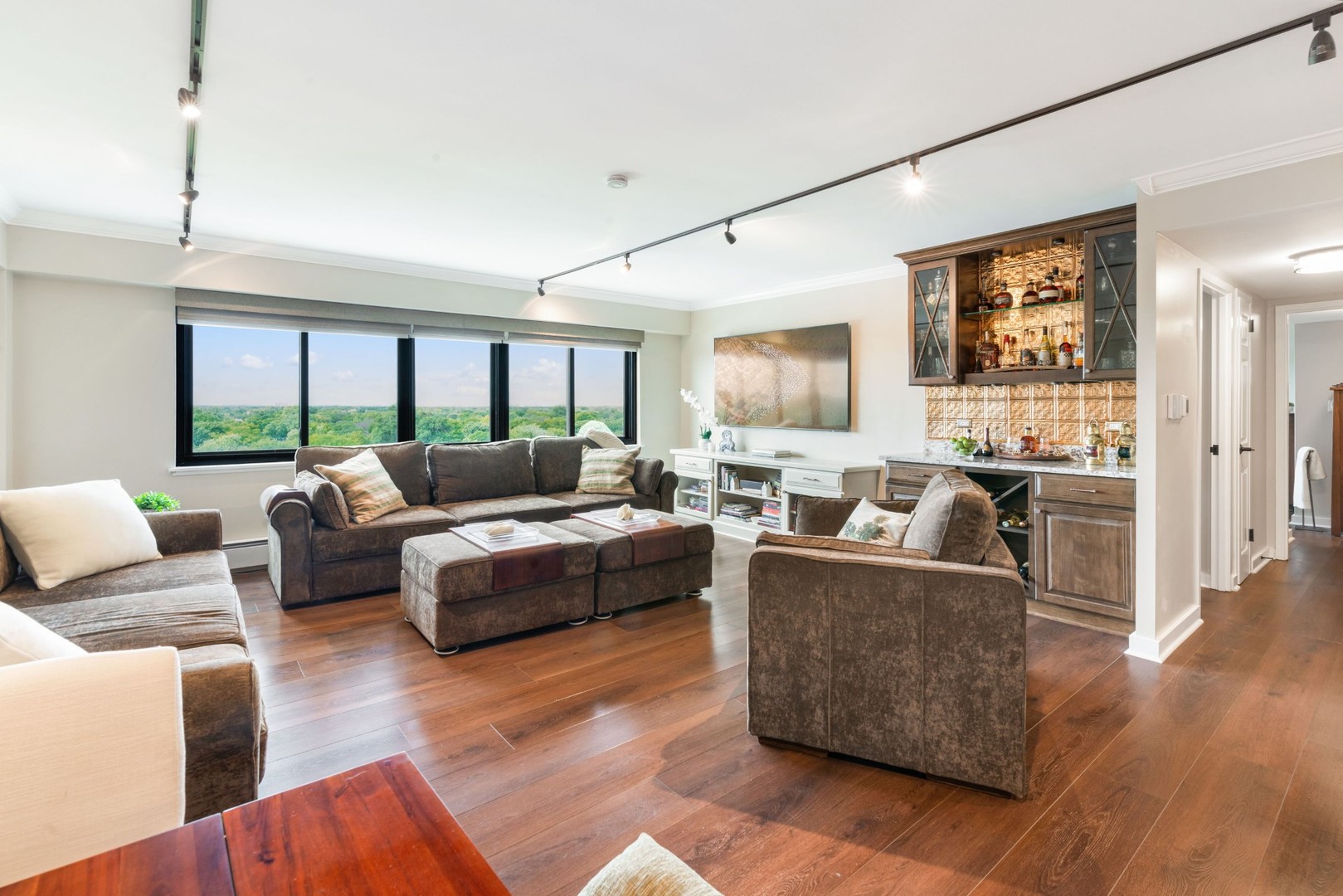 141 N LA GRANGE Road Unit: 1003