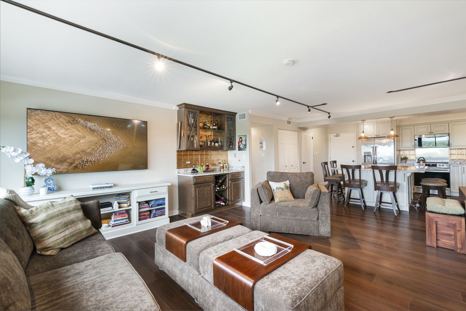 141 N LA GRANGE Road Unit: 1003
