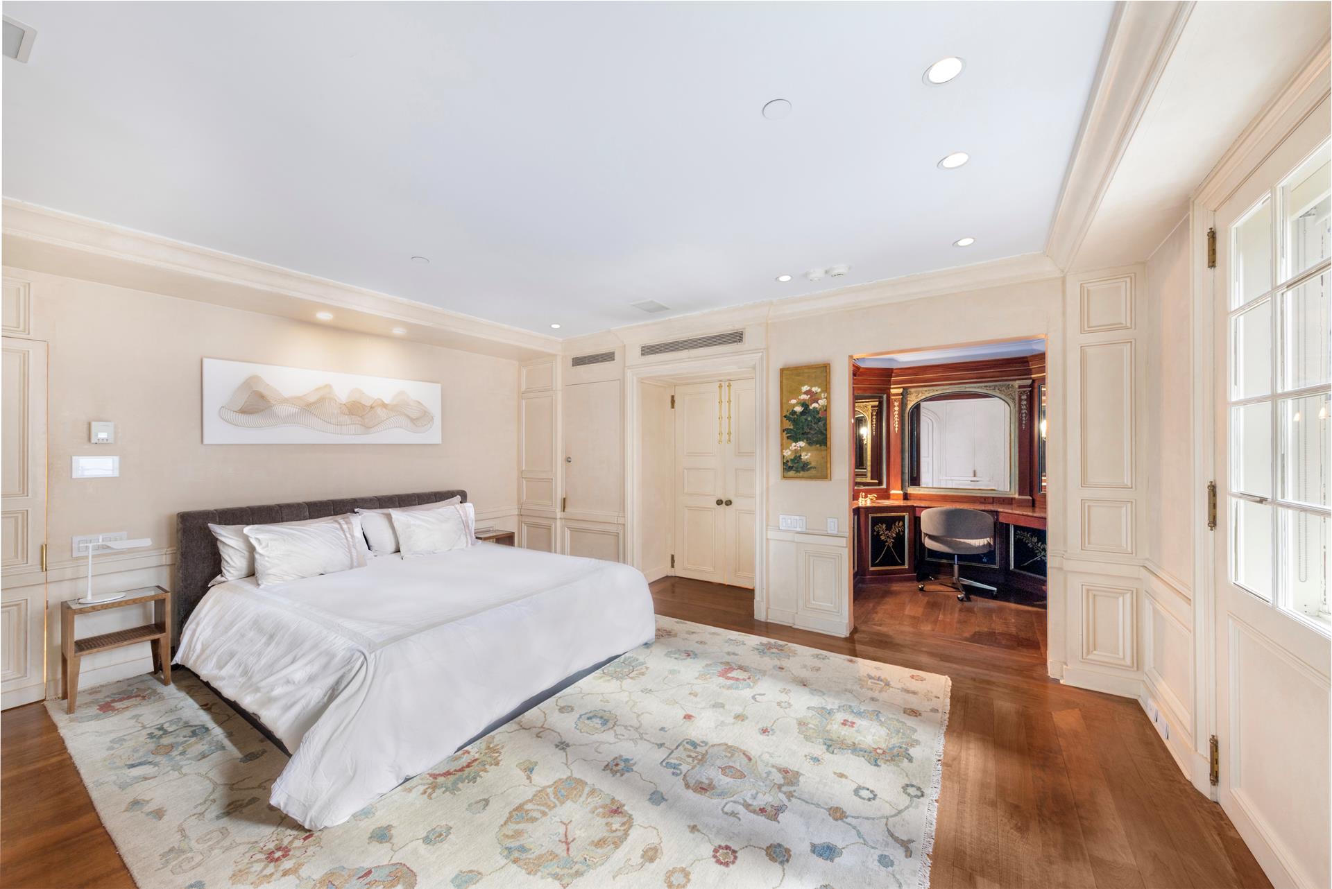 160 CENTRAL Park S 915