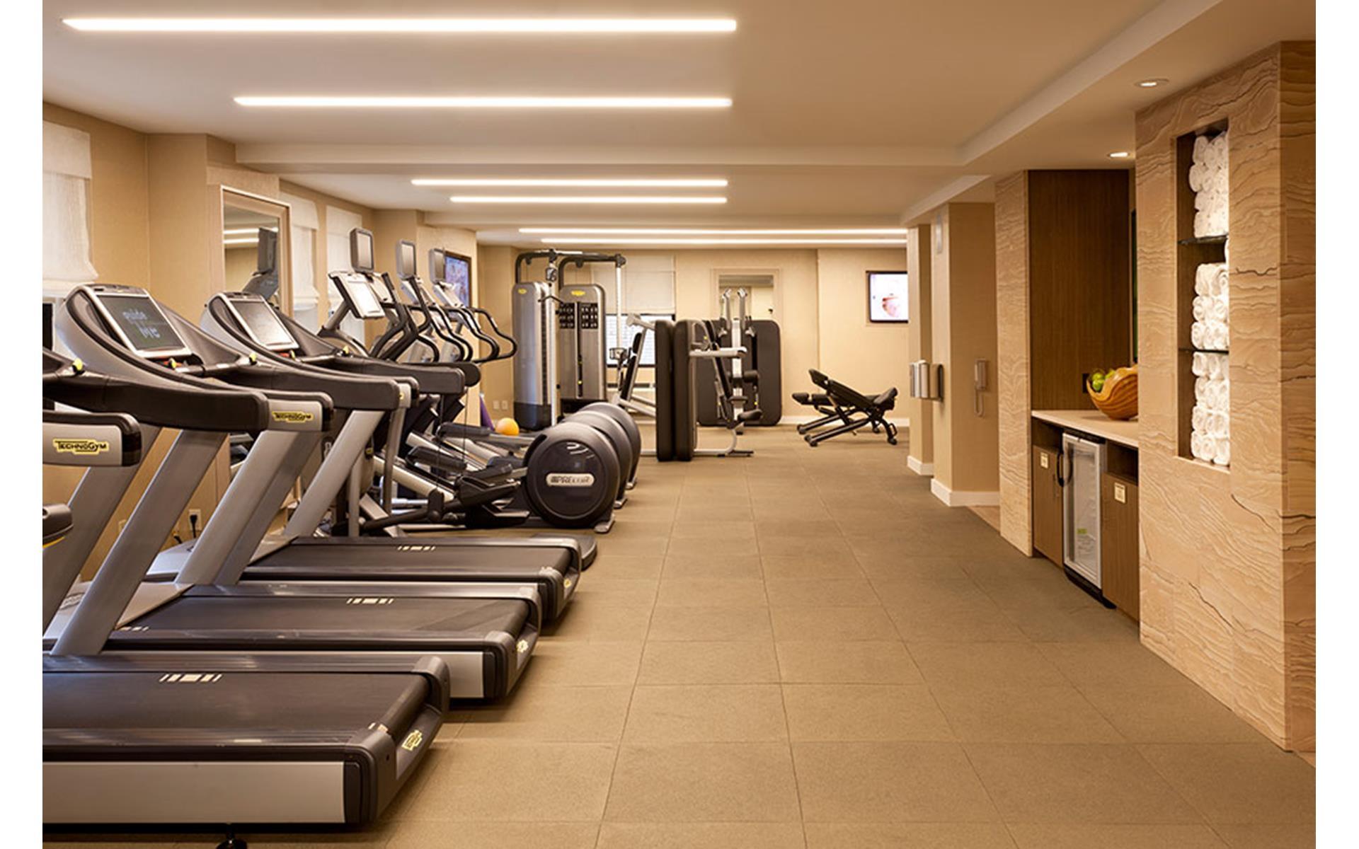 160 CENTRAL Park S 915