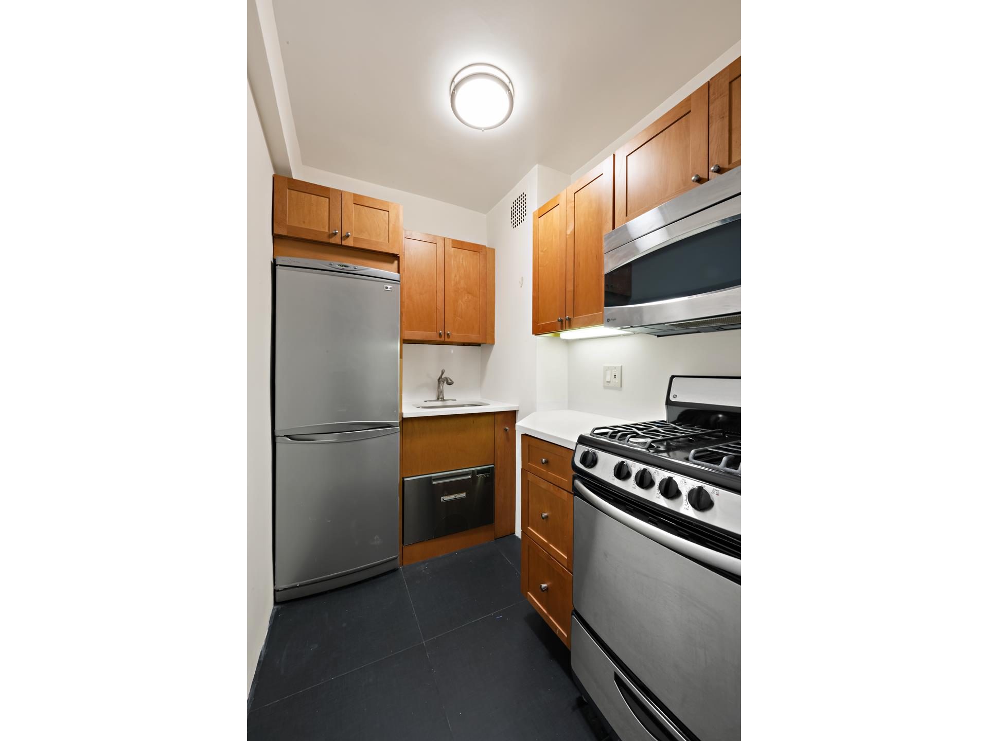 140 E 56TH Street 5G