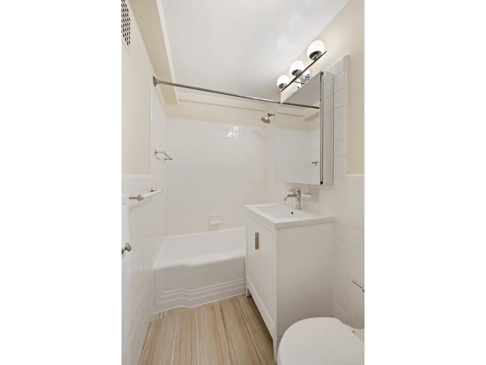 140 E 56TH Street 5G