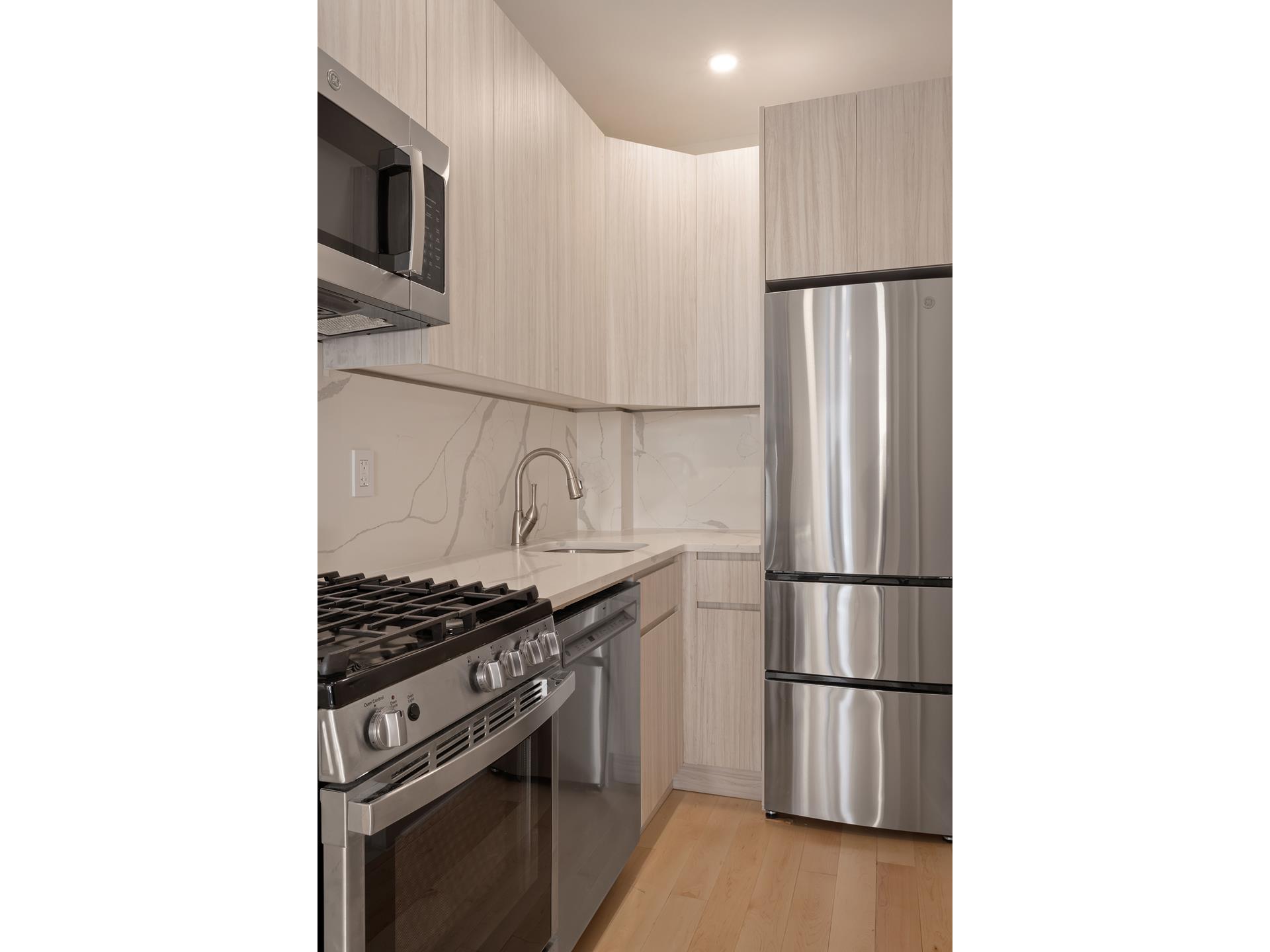 6 W 71ST Street 4A