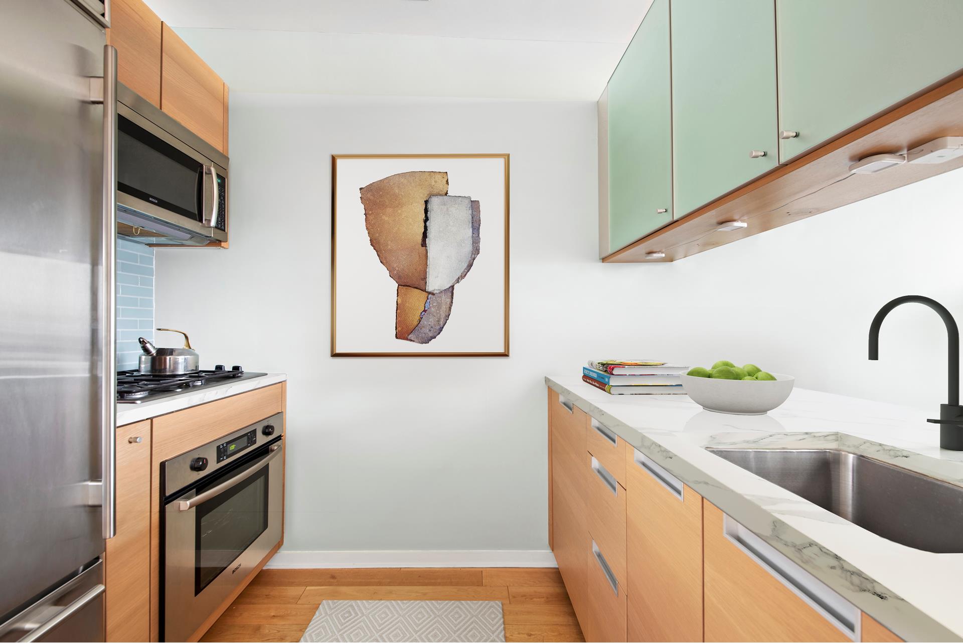 310 W 52ND Street 40CC