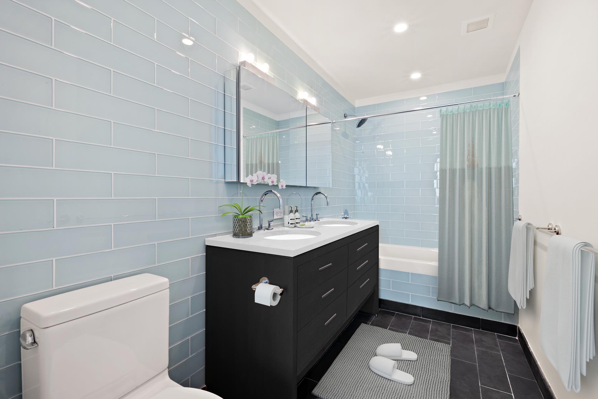 310 W 52ND Street 40CC