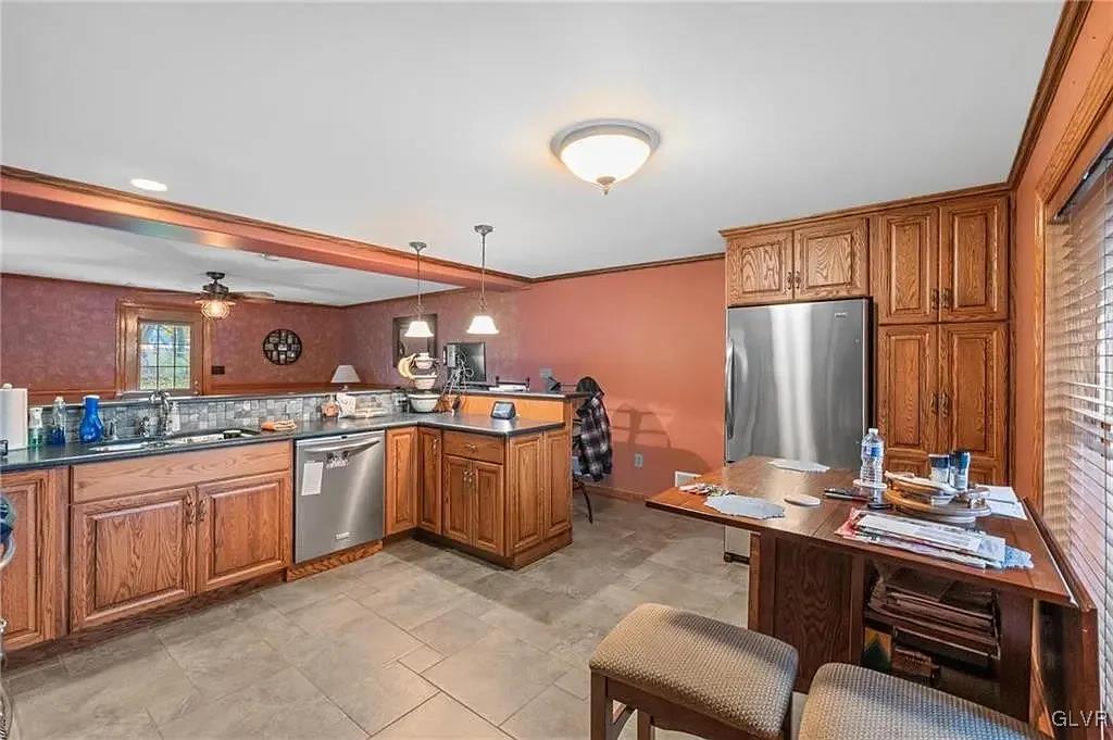 2084 Johnston Drive