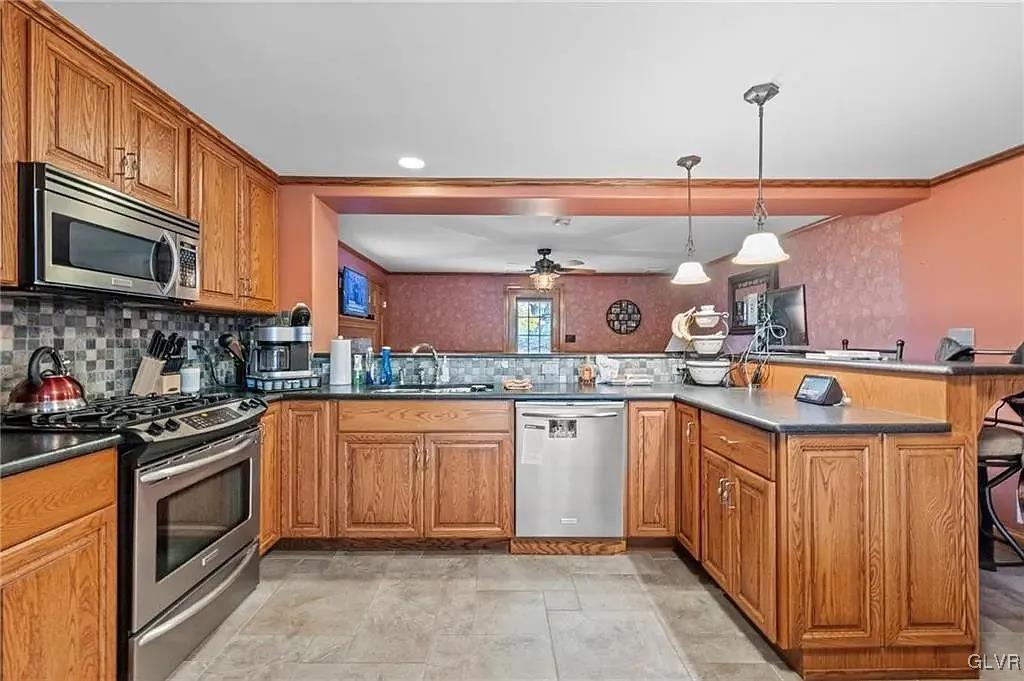 2084 Johnston Drive