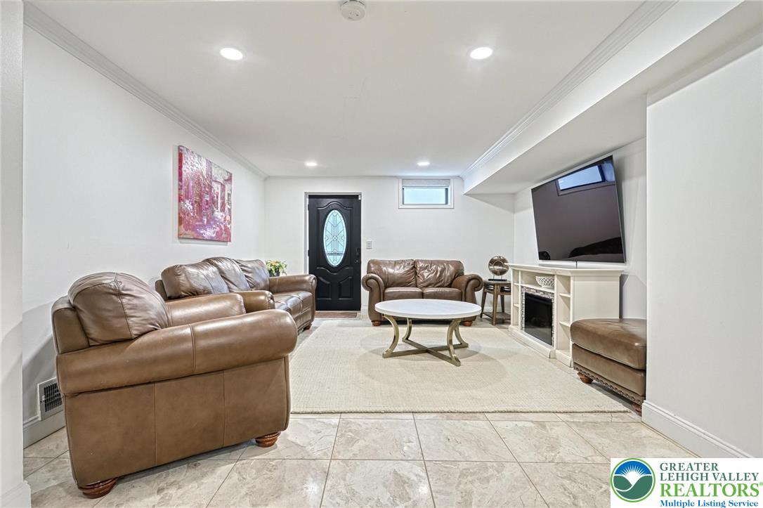 1231 Oakside Drive