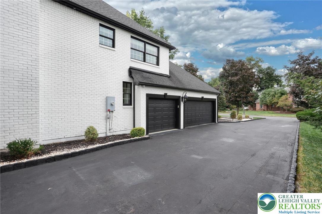 1231 Oakside Drive