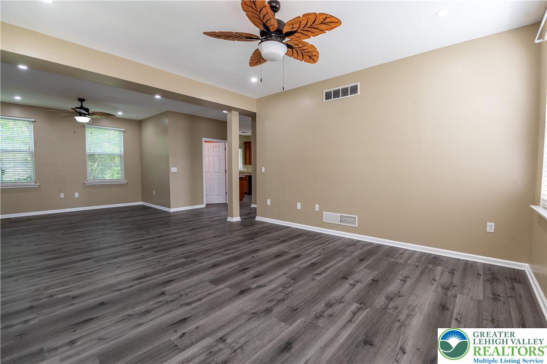 337 East Kleinhans Street