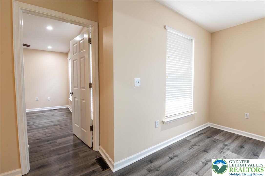 337 East Kleinhans Street