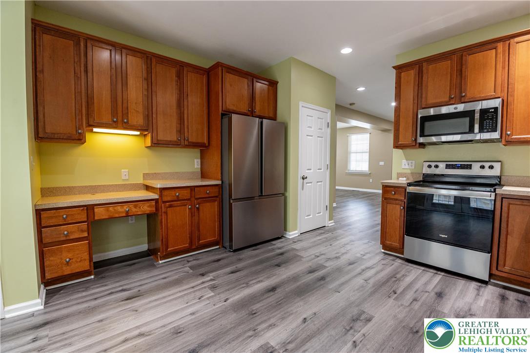 337 East Kleinhans Street