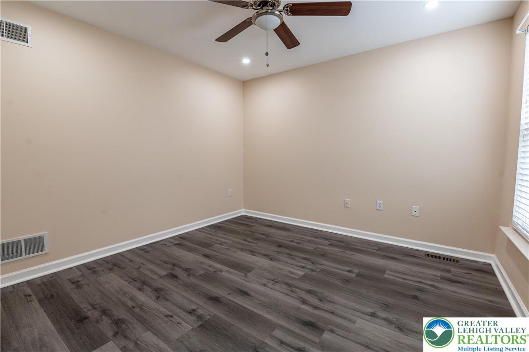 337 East Kleinhans Street